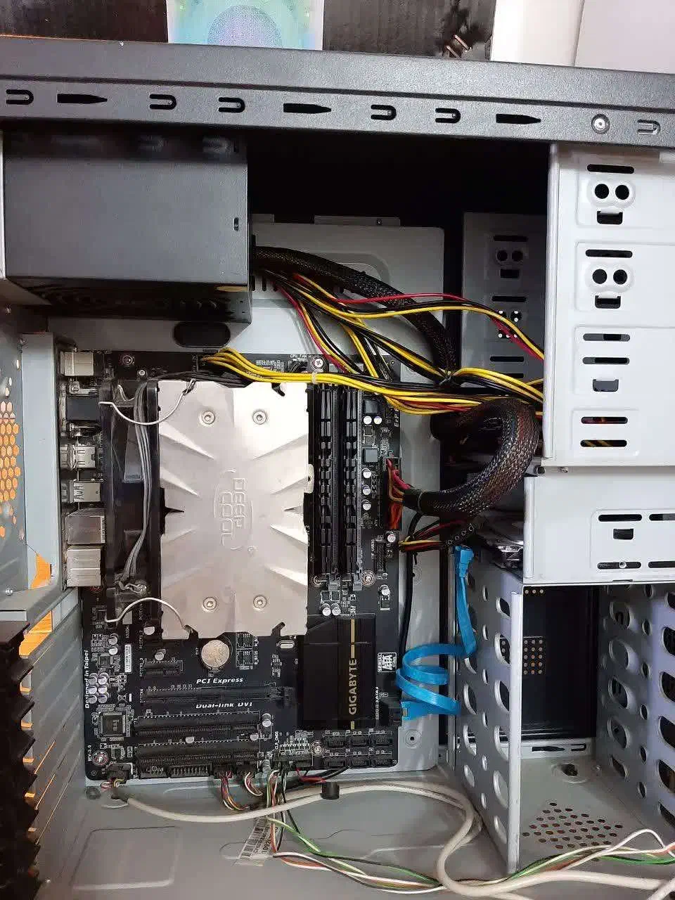 سیستم حرفه ای کیس DDR3 (فروش فوری)|رایانه رومیزی|گنبد کاووس, |دیوار