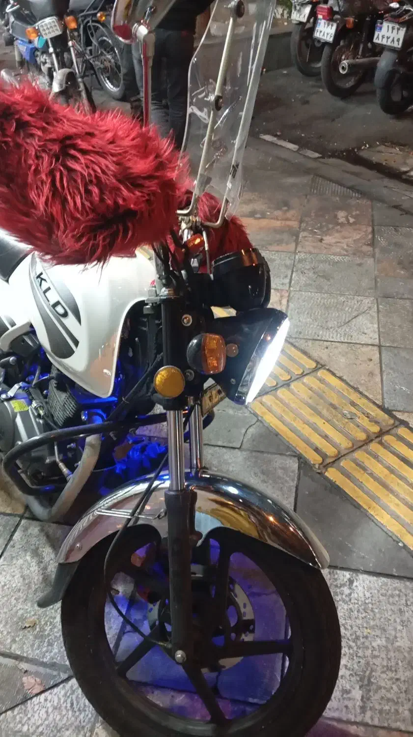 کی ال دی 402 تمیز و کم کار|موتورسیکلت|تهران, نازیآباد|دیوار