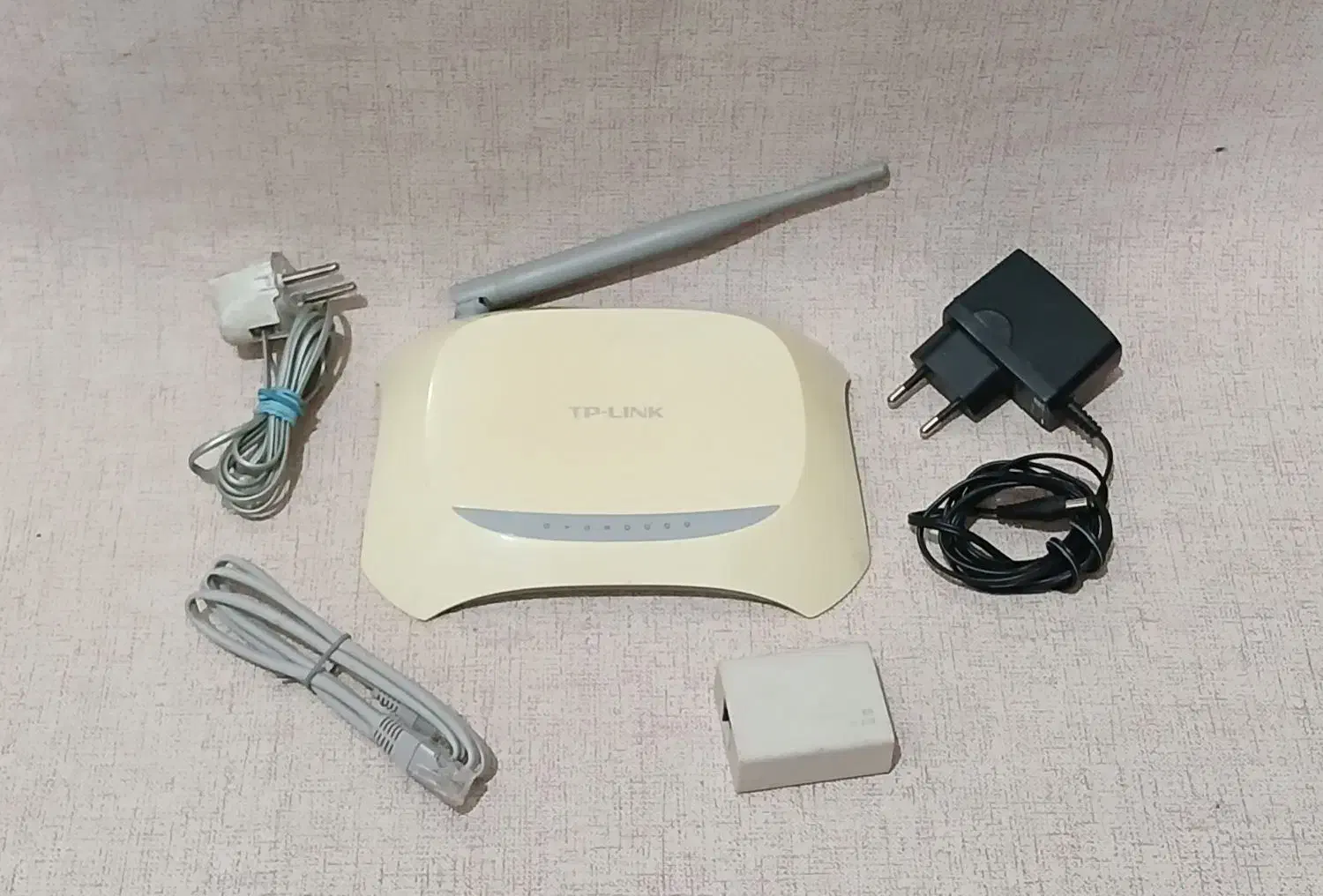 مودم تی پی لینک چهار پورت اصلی تکمیل با همه وسایل|مودم و تجهیزات شبکه|همدان, |دیوار