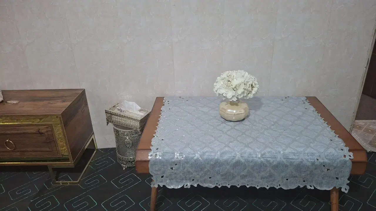 میز تلوزیون ب همراه میز مبل بادوعدد عسلی سالم .|مبلمان خانگی و میز عسلی|خمینی‌شهر, |دیوار