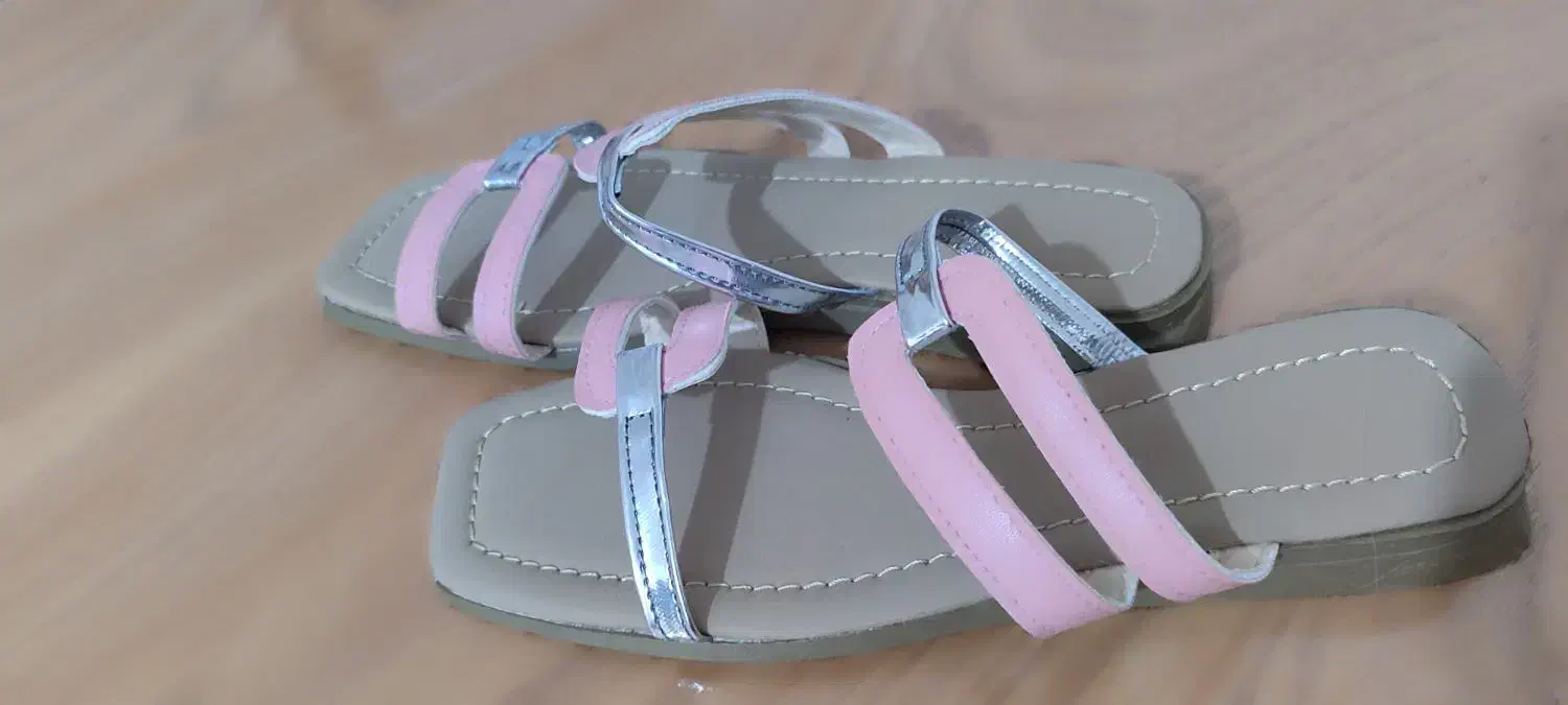 دو جفت دمپایی|کیف، کفش، کمربند|اندیمشک, |دیوار