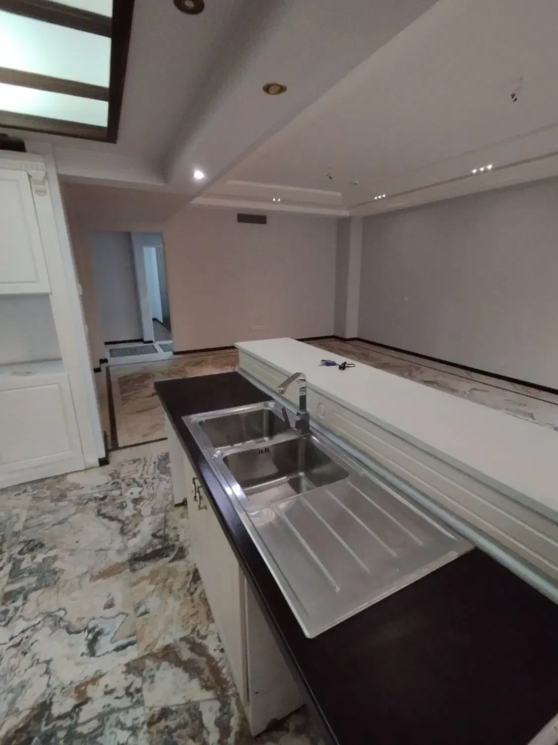 ۱۳۵متر فول چهارباغ شرقی تکواحدی ۴ ساله تخلیه