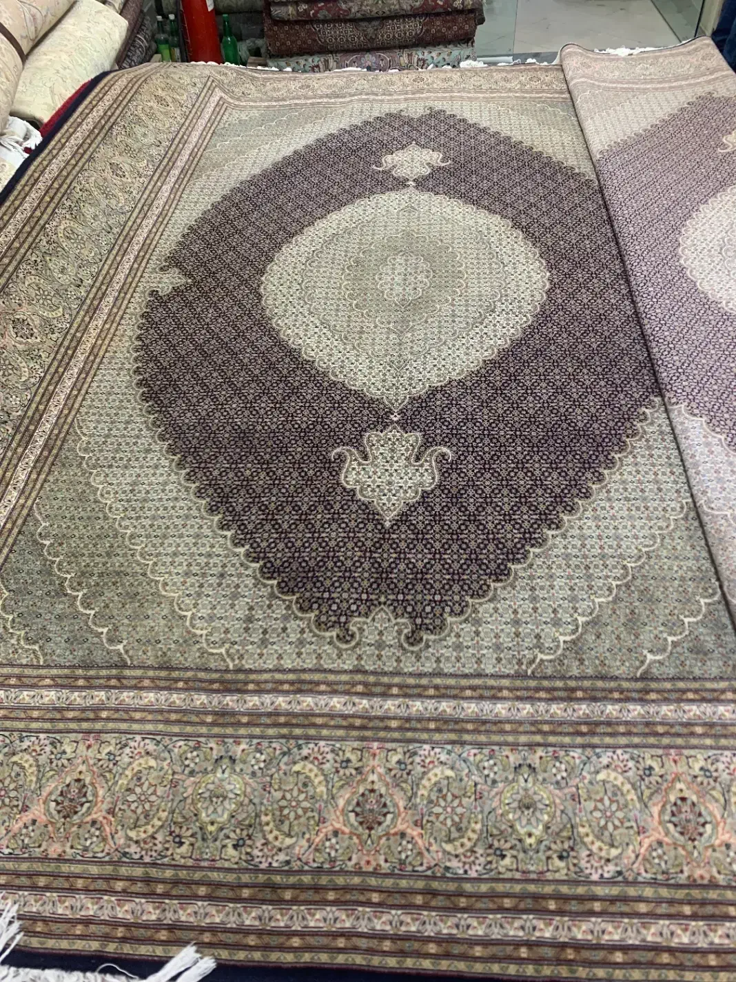 (فرش حق زاده)جفت۹متری۵۰رج طرح ماهی گل ابریشم|فرش|تبریز, |دیوار