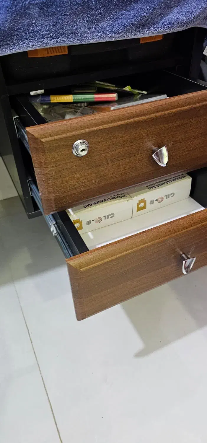 میز تحریر و کامپیوتر|میز تحریر و کامپیوتر|رشت, پستک|دیوار