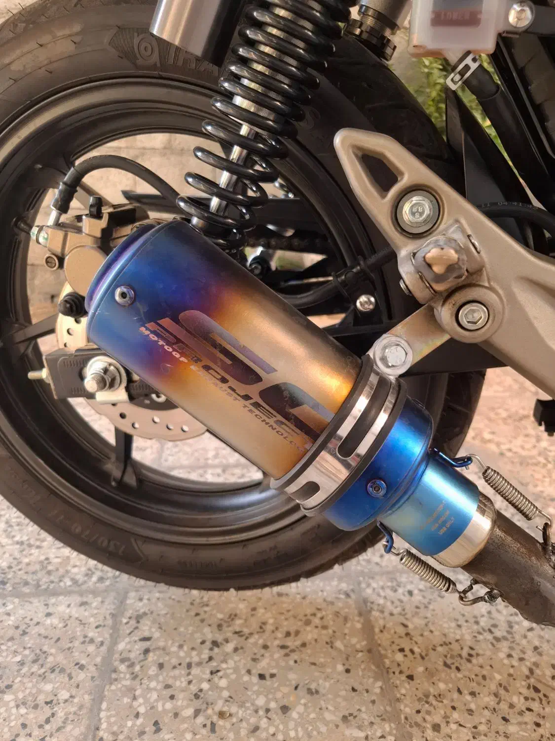 اگزوز موتورسیکلت SC قهرمانی (سایلنسر دار)|قطعات یدکی و لوازم جانبی|اصفهان, چرخاب|دیوار