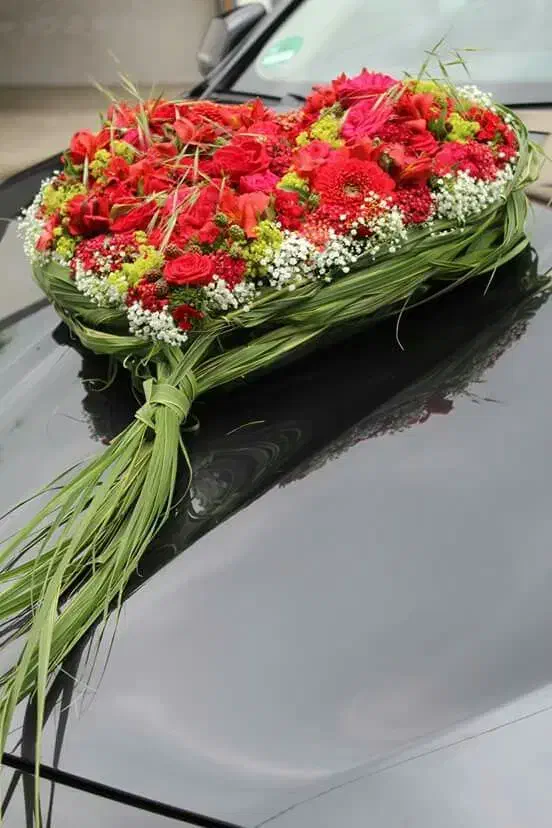 درست کردن ماشین عروس و دسته گل عروس و تزئین سالن|خدمات پذیرایی، مراسم|زابل, |دیوار