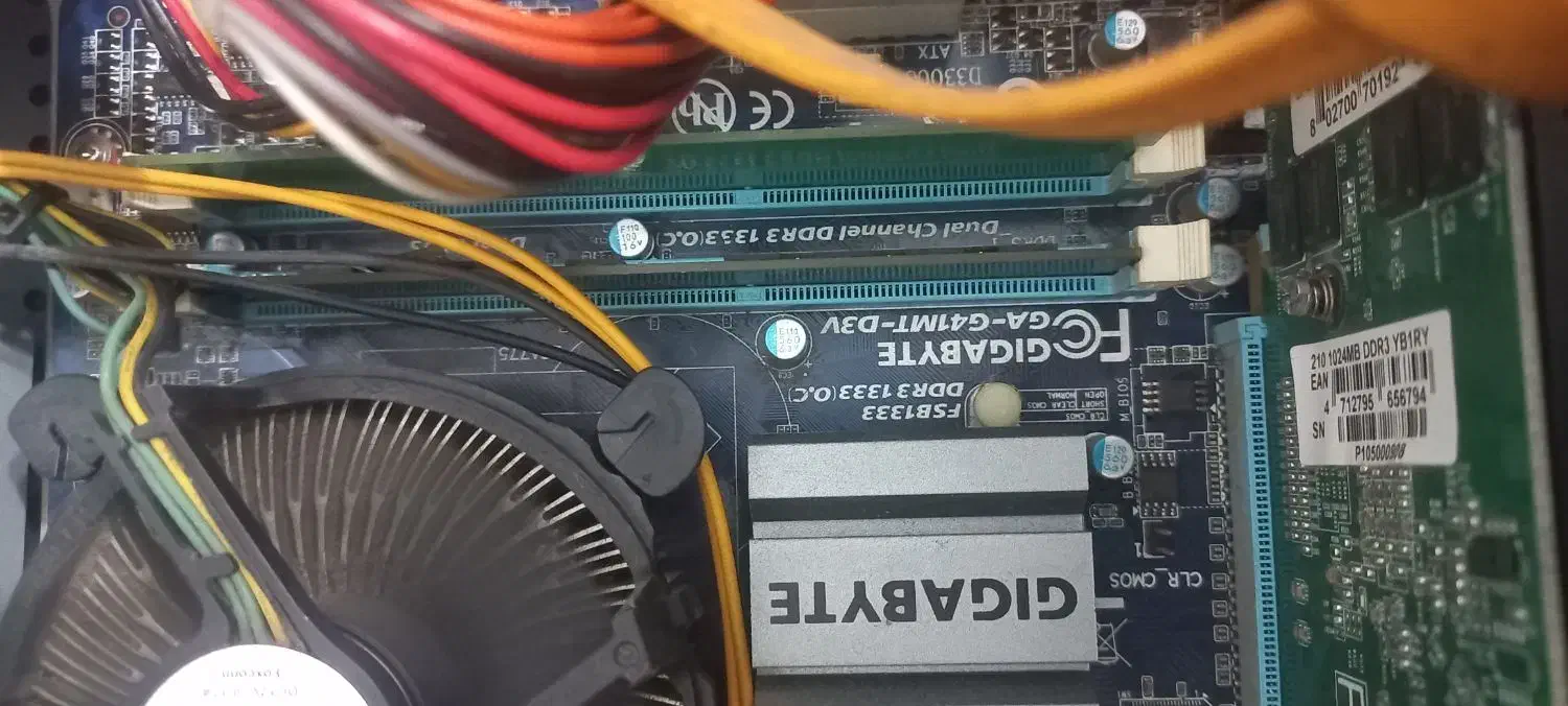 کیس کامپیوتر DDR3 گرافیکدار|رایانه رومیزی|رشت, گلسار|دیوار