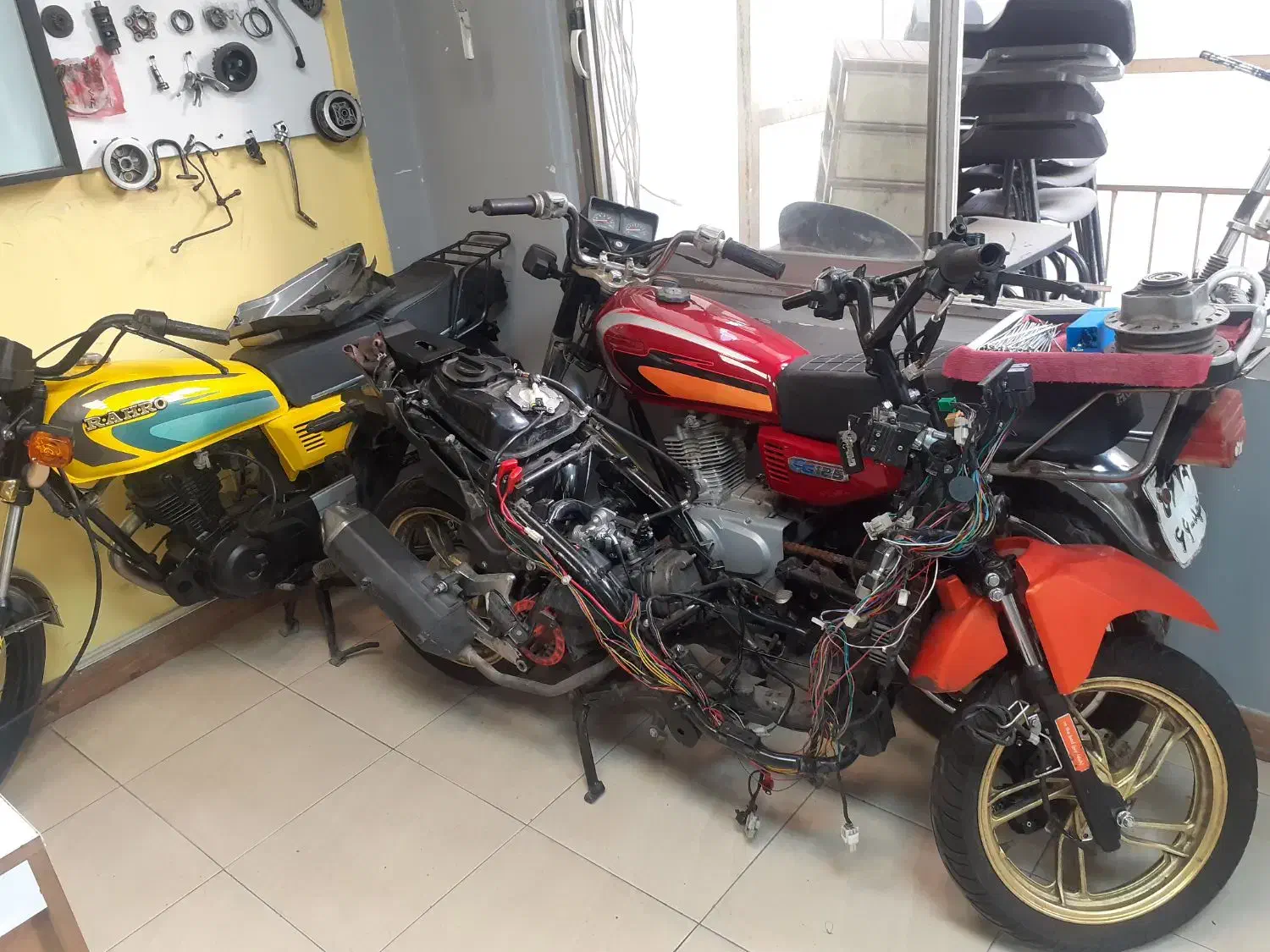 استخدام تعمیر کار موتور سیکلت با جای خواب|استخدام صنعتی، فنی، مهندسی|تهران, فلسطین (میدان انقلاب)|دیوار