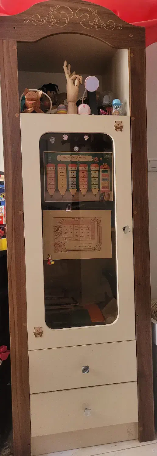 سرویس خواب نوجوان(تخت، کمد، بوفه) همراه خوش خواب|تخت و سرویس خواب|شیراز, قدوسی شرقی|دیوار