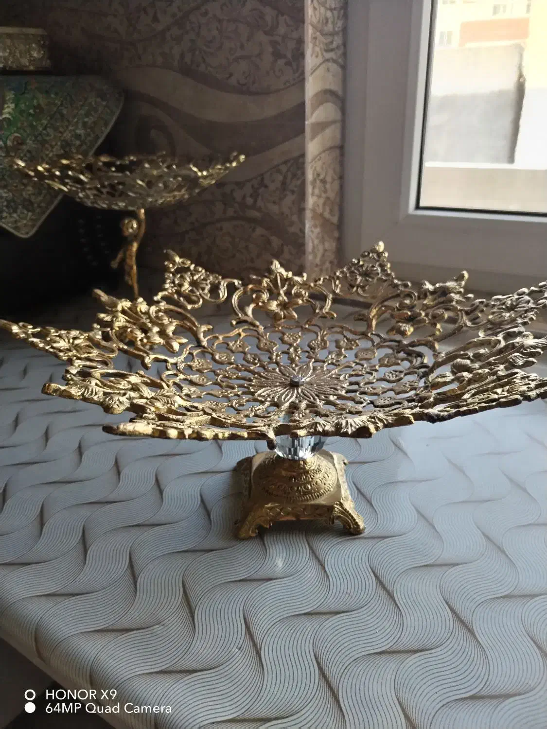 میوه خوری برنزی|ظروف سرو و پذیرایی|شبستر, |دیوار