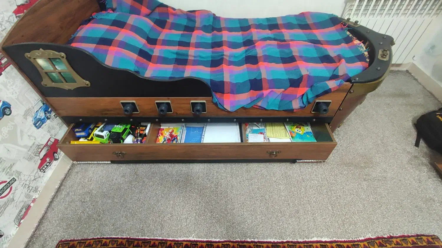 ست تخت خواب و کمد لباس دزدان دریایی|تخت و سرویس خواب|تبریز, |دیوار