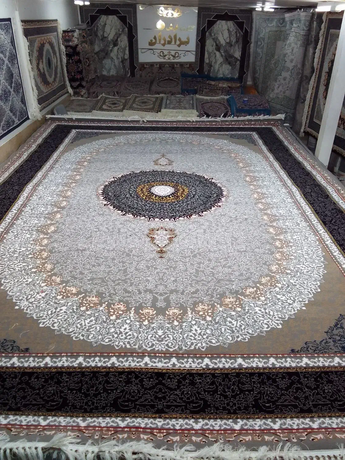 قالی ۱۲ متری|فرش|مشهد, مصلی (کارمندان اول)|دیوار