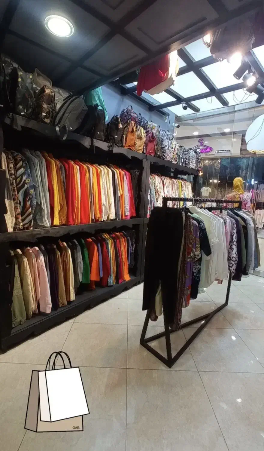 واگذاری فروشگاه پوشاک با تمام امکانات|اجارهٔ مغازه و غرفه|قائمشهر, |دیوار