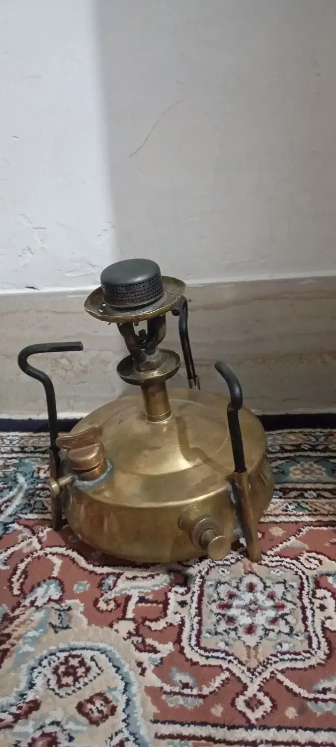 عتیقه ها برنجی|کلکسیون اشیاء عتیقه|نیشابور, گنبد سبز|دیوار