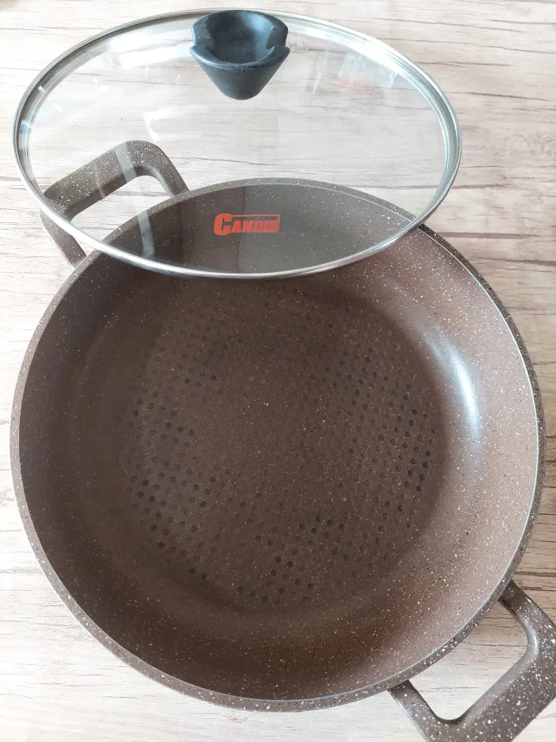 تابه گرانیتی بزرگ کاندید|ظروف پخت‌وپز|بابل, |دیوار