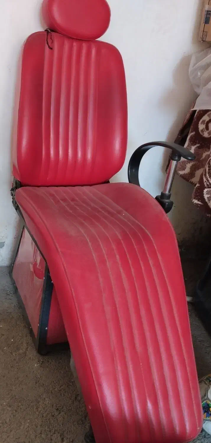 صندلی میکاپ|آرایشگاه و سالن‌های زیبایی|ارومیه, |دیوار