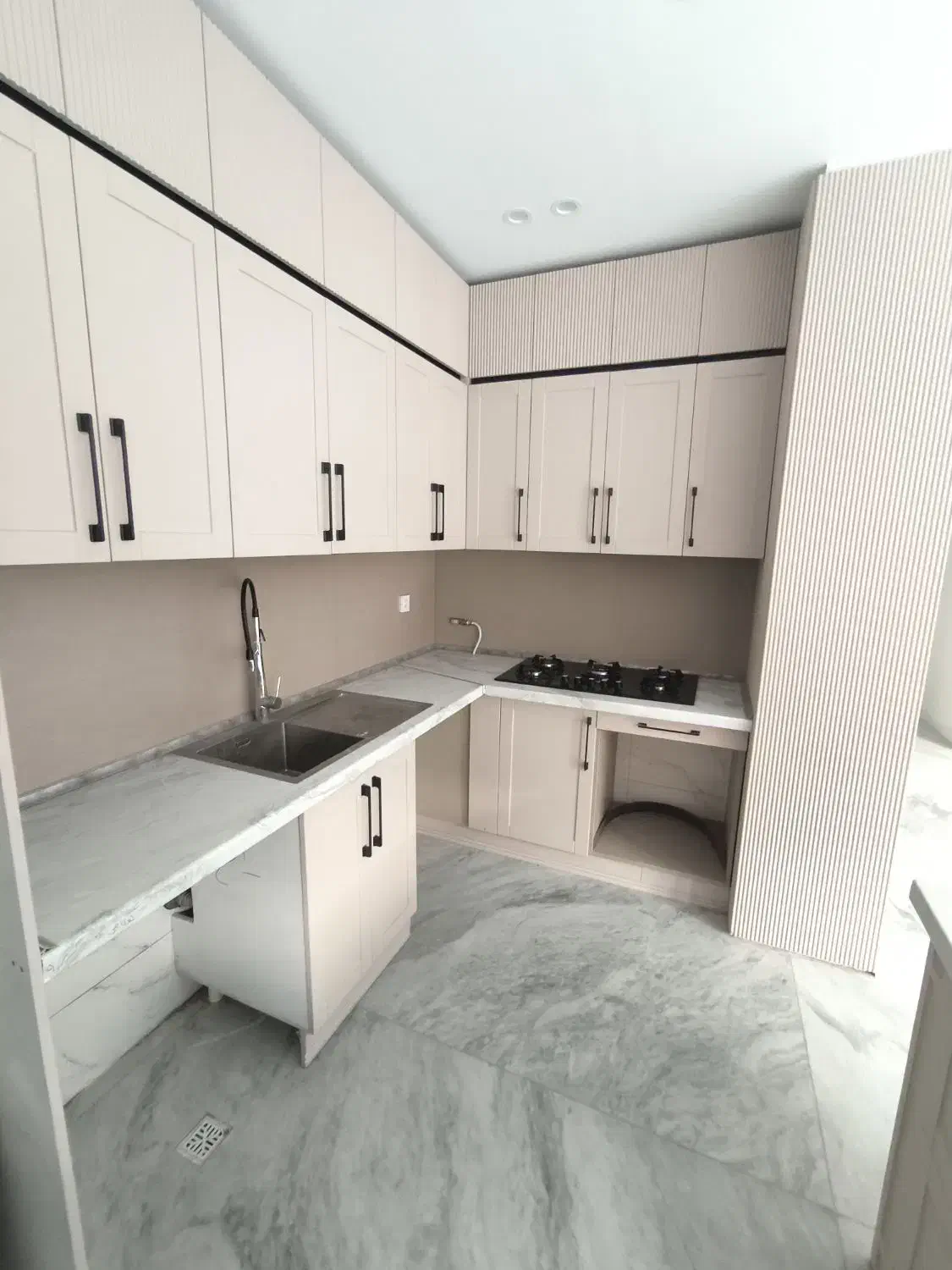 رهن کامل/نوساز/۹۵متر/بدون مشابه/فایل شخصی