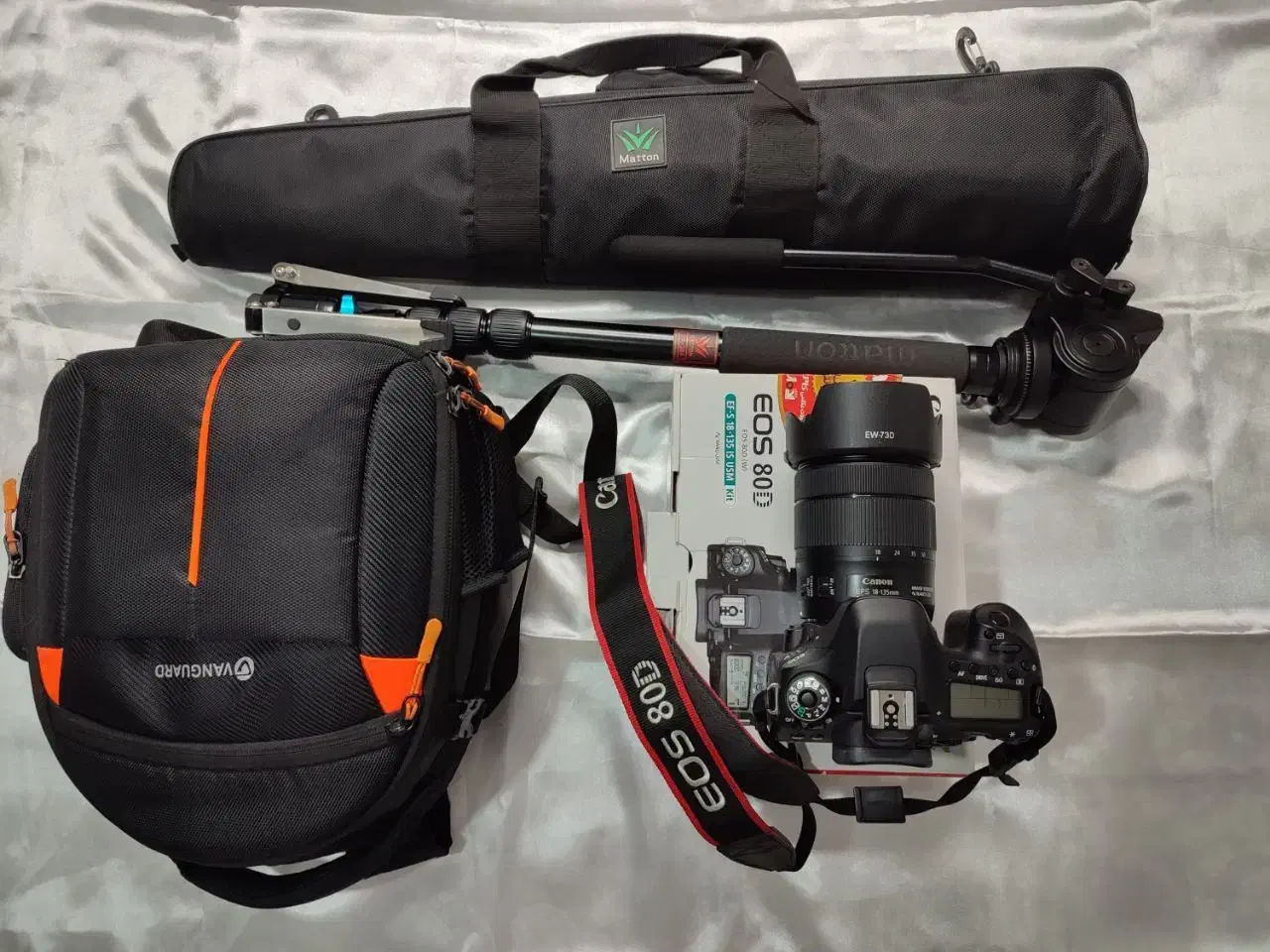 دوربین کانن 80d با لنز 18-135 همراه با پایه|دوربین عکاسی و فیلمبرداری|ارومیه, |دیوار