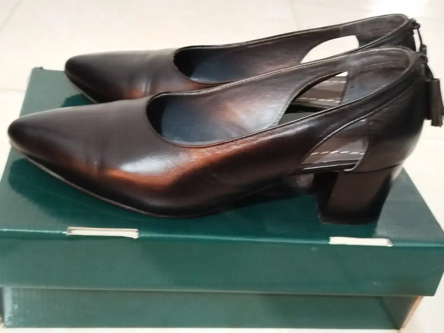 یک جفت کفش کاملا چرم مشکی|کیف، کفش، کمربند|رشت, گلسار|دیوار