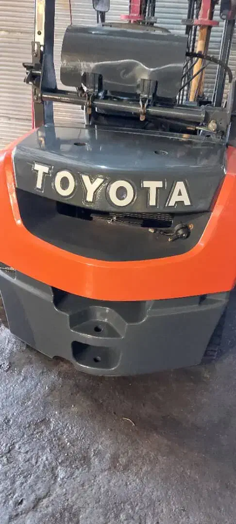 لیفتراک ۳تن گاز سوز 8F|خودرو سنگین|ری, دولت‌آباد|دیوار