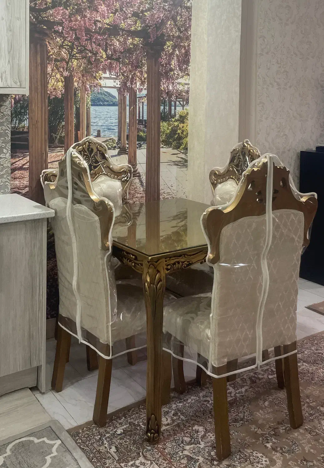 ناهار خوری ۴نفره ب همرا کاور|میز و صندلی غذاخوری|فومن, |دیوار