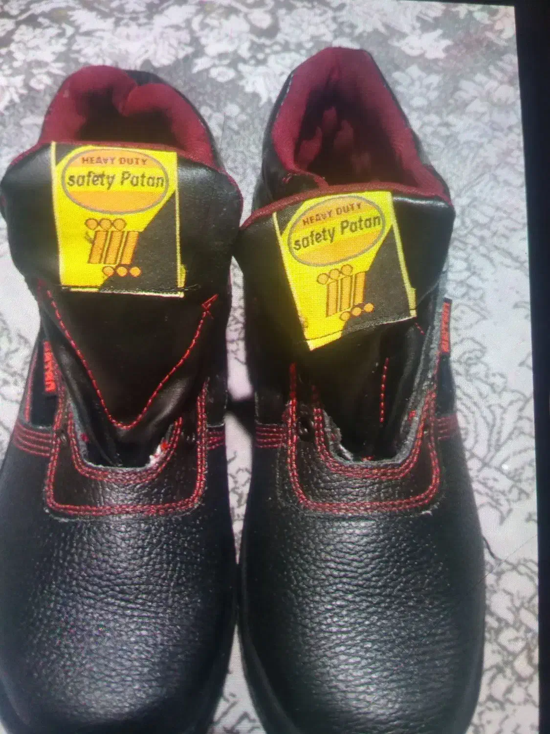 کفش|کیف، کفش، کمربند|لیکک, |دیوار