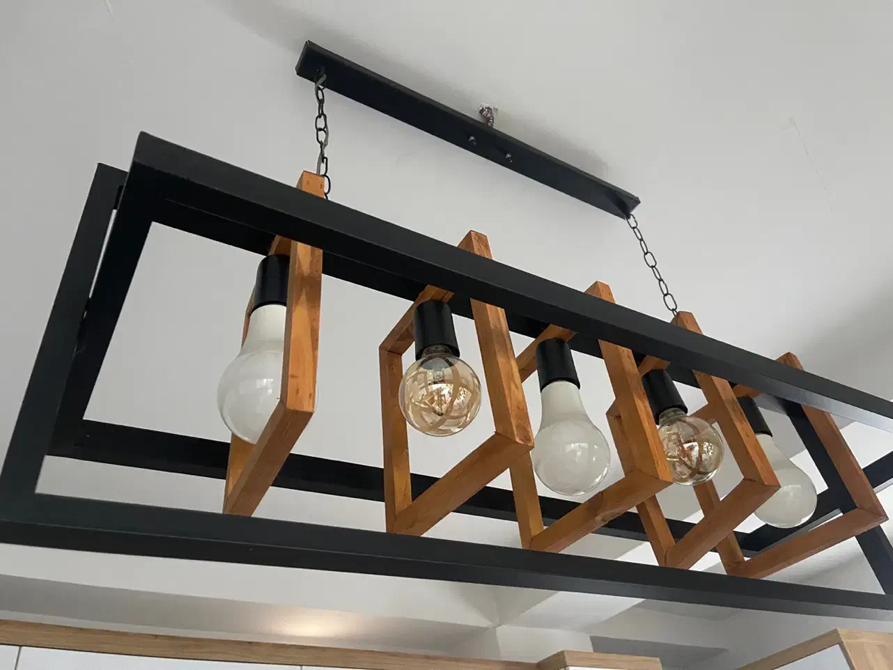 لوستر|لوستر و چراغ آویز|فردیس, فردیس|دیوار