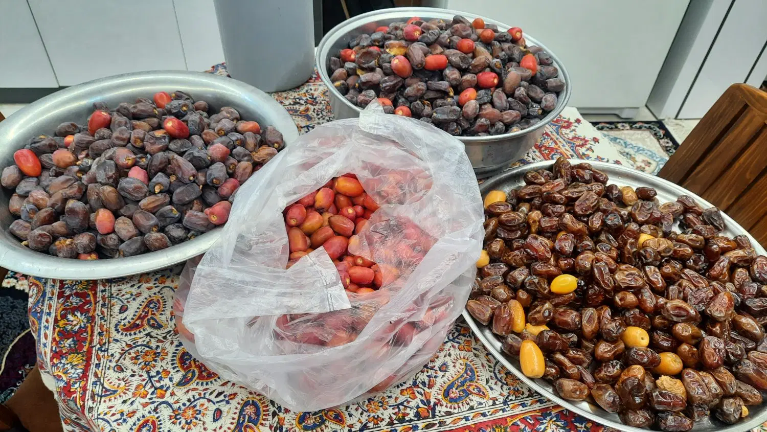 رطب و خارک که همین الان چیده شده|خوردنی و آشامیدنی|تهران, جلیلی|دیوار