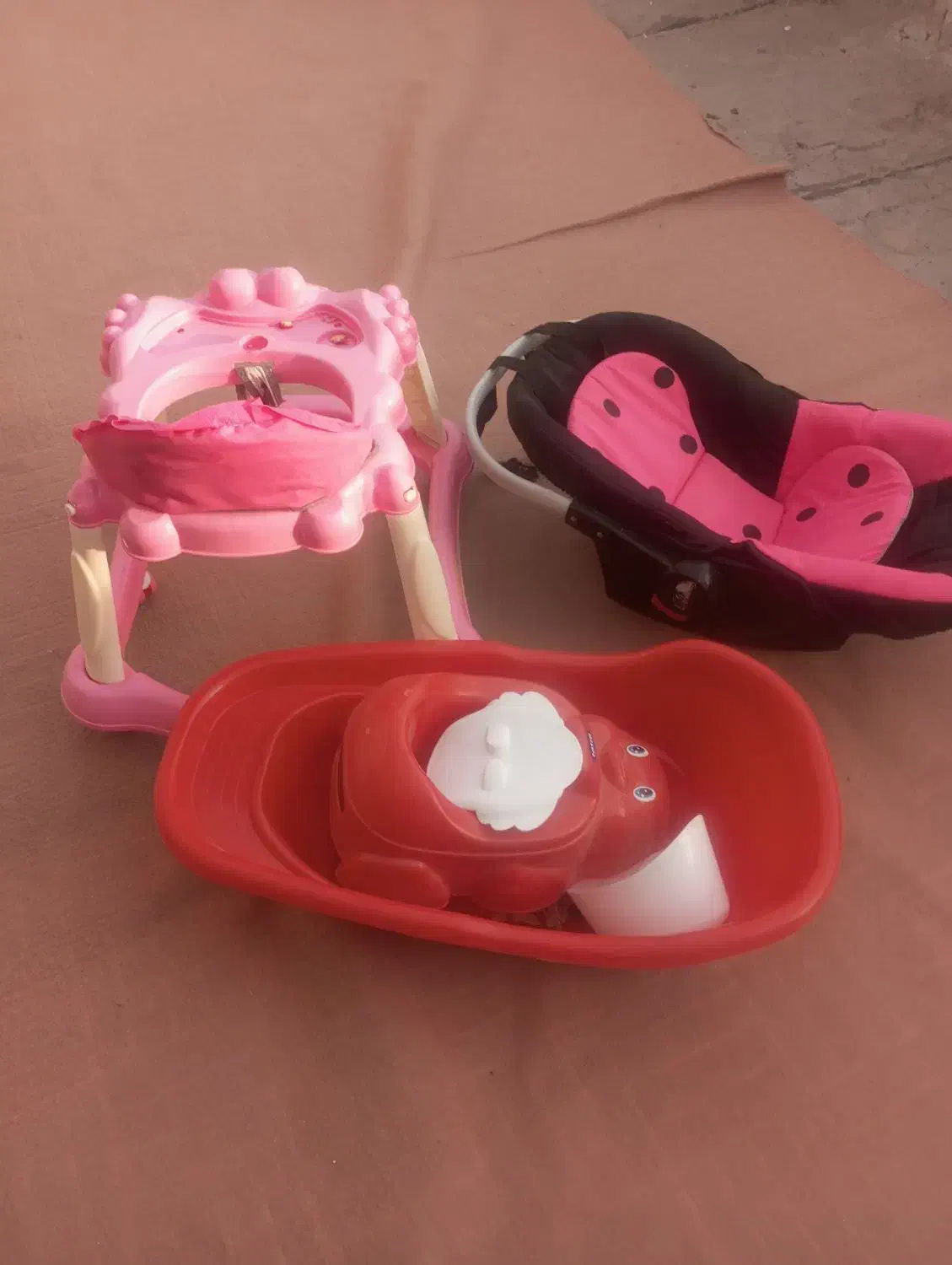 وسایل بچه|اسباب و اثاث بچه|همدان, |دیوار