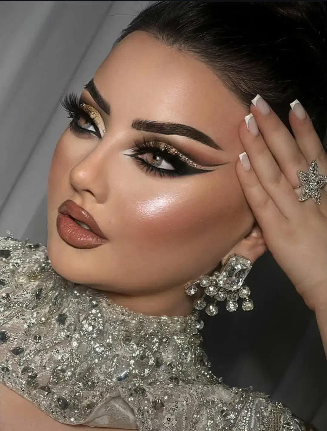 میکاپ وشنیون حرفه ای درمنزل شما باقیمت های عالی|خدمات آرایشگری و زیبایی|تهران, هلال احمر|دیوار