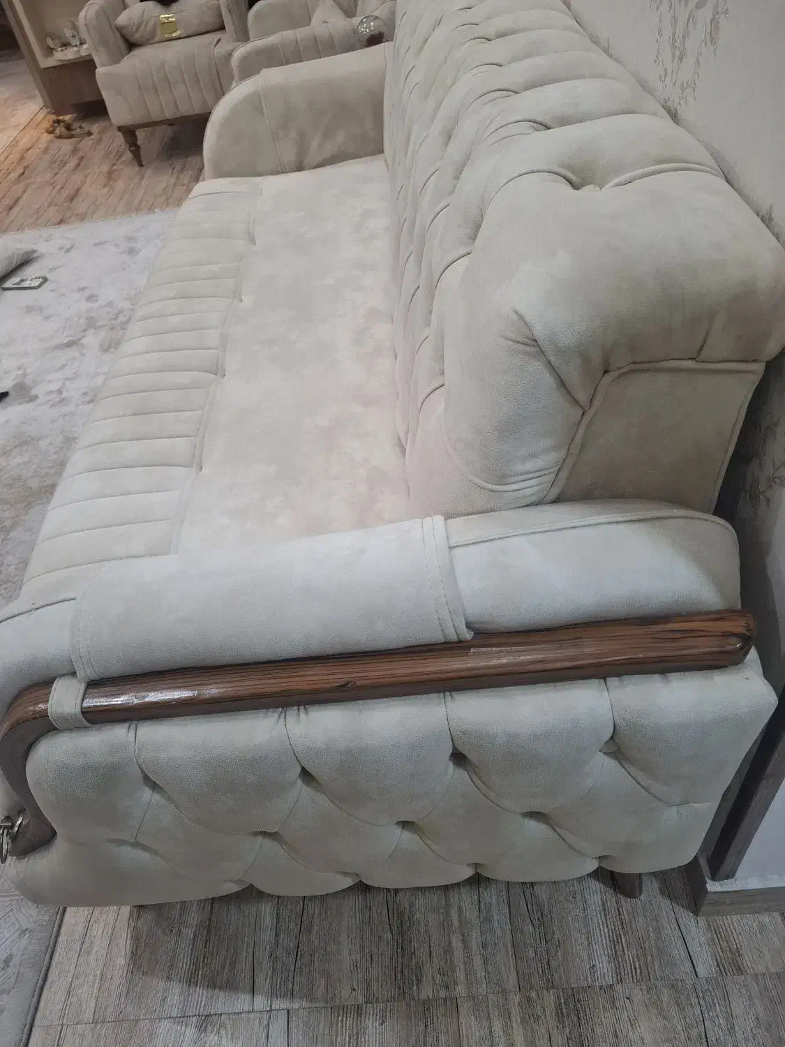 مبل ۸ نفره چستر  در حد نو|مبلمان خانگی و میز عسلی|رشت, چله خانه|دیوار