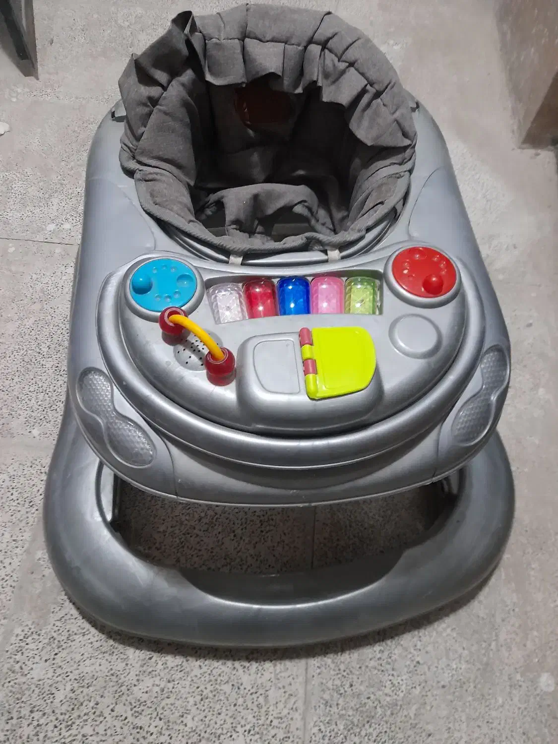 کالسکه ، کریر، روروئک|کالسکه و لوازم جانبی|قیامدشت - خاورشهر, |دیوار