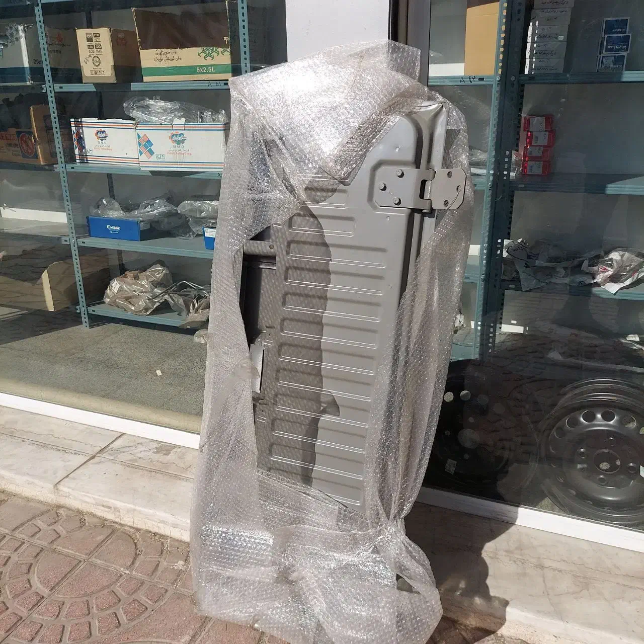 در عقب وانت 151 رنگ شده با لولا|قطعات یدکی و لوازم جانبی|اسلامشهر, شهرک سعیدیه|دیوار