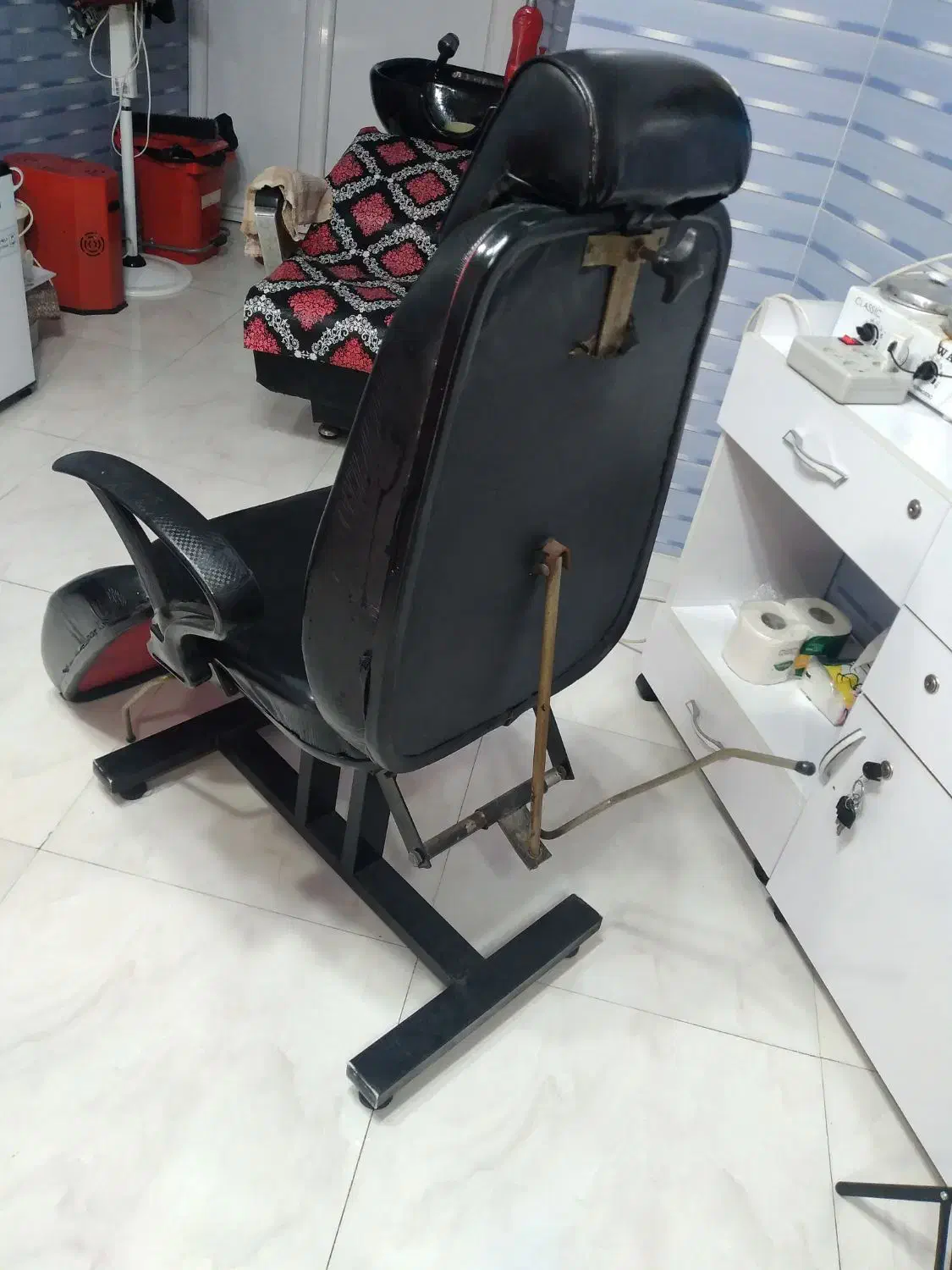 صندلی اصلاح|آرایشگاه و سالنهای زیبایی|رشت, کوی حسینی|دیوار