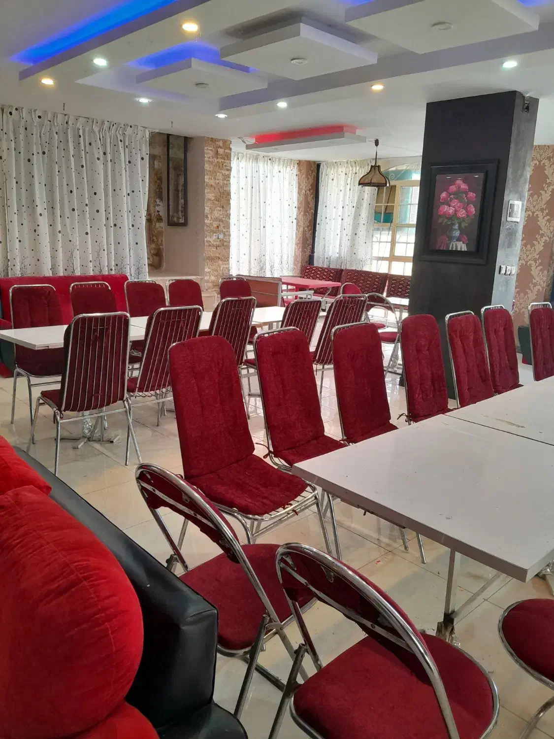 باغ شهری جهت مجالس نامزدی تولد دورهمی های خانوادگی|اجارهٔ کوتاهمدت ویلا و باغ|شیراز, مجتمع شهید پرویزی|دیوار