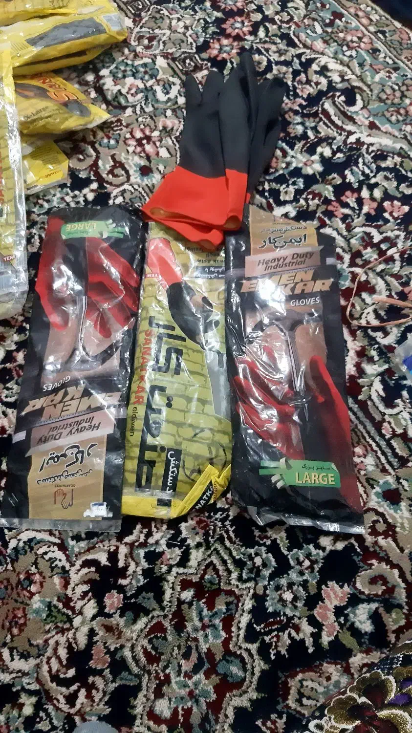 دستکش|لباس|کرمان, |دیوار