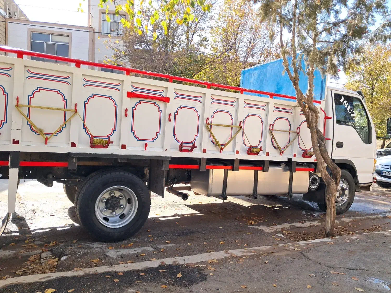 ایسوزو ۴چراغ مدل 84 متور گیربکس پلمپ|خودرو سنگین|بروجن, |دیوار