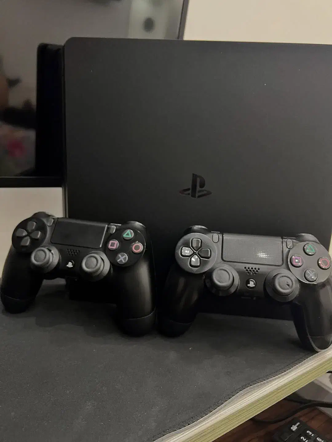 ps4 slim کپی خور بسیار تمیز در حد آکبند|کنسول، بازی ویدئویی و آنلاین|سرخرود, |دیوار