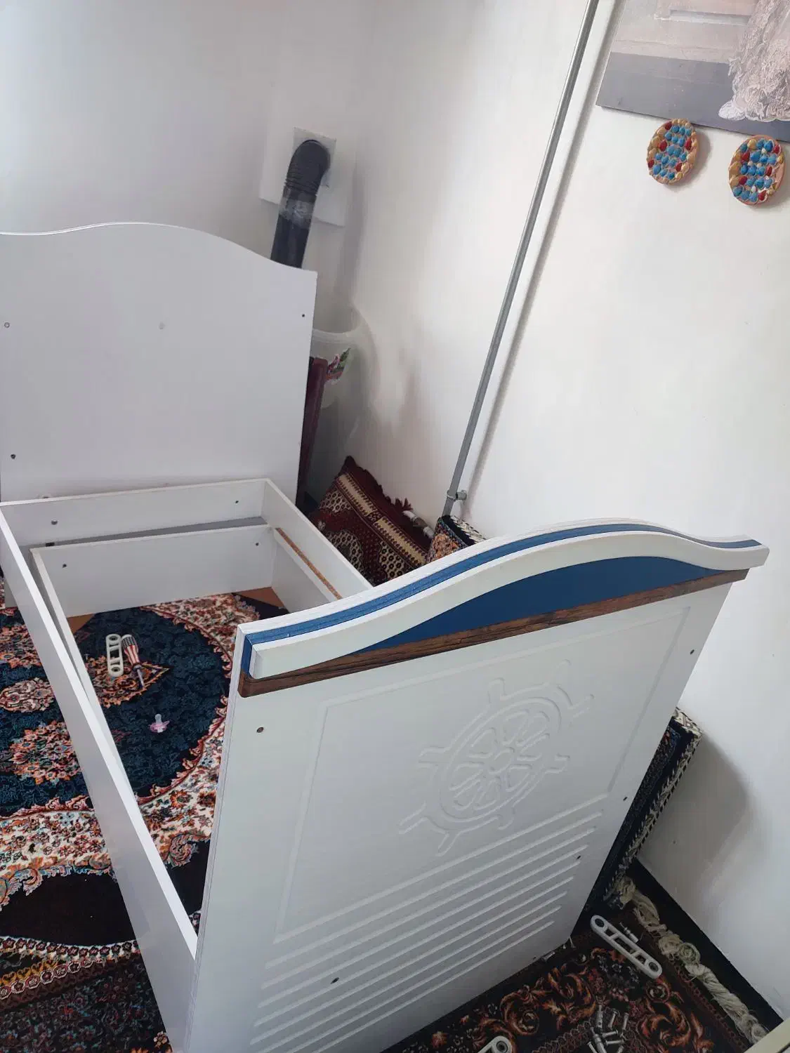 تخت کودک گهواره ای|تخت و صندلی بچه|مریوان, |دیوار