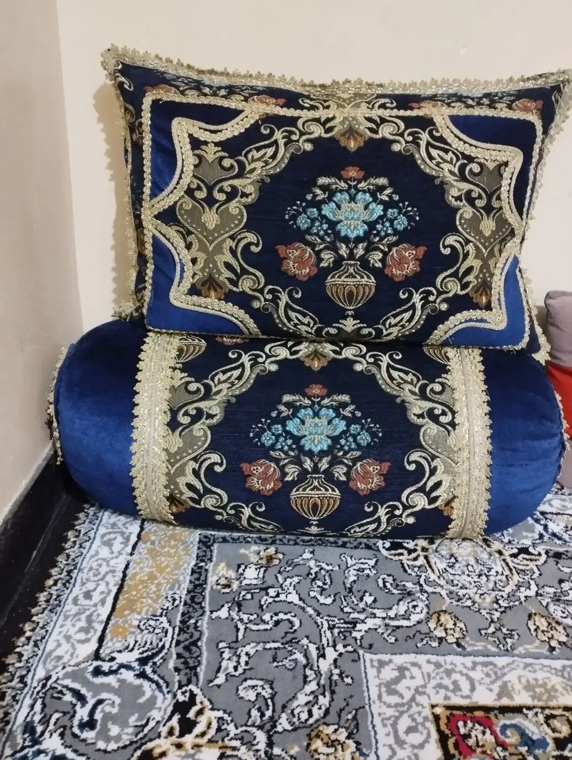 بالشت وپشتی|رختخواب، بالش، پتو|دهدشت, |دیوار