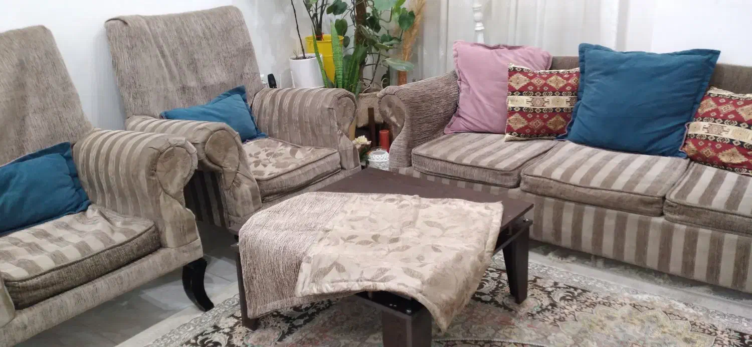 مبل ۷ نفره|مبلمان خانگی و میز عسلی|لاهیجان, کوی آزادگان|دیوار