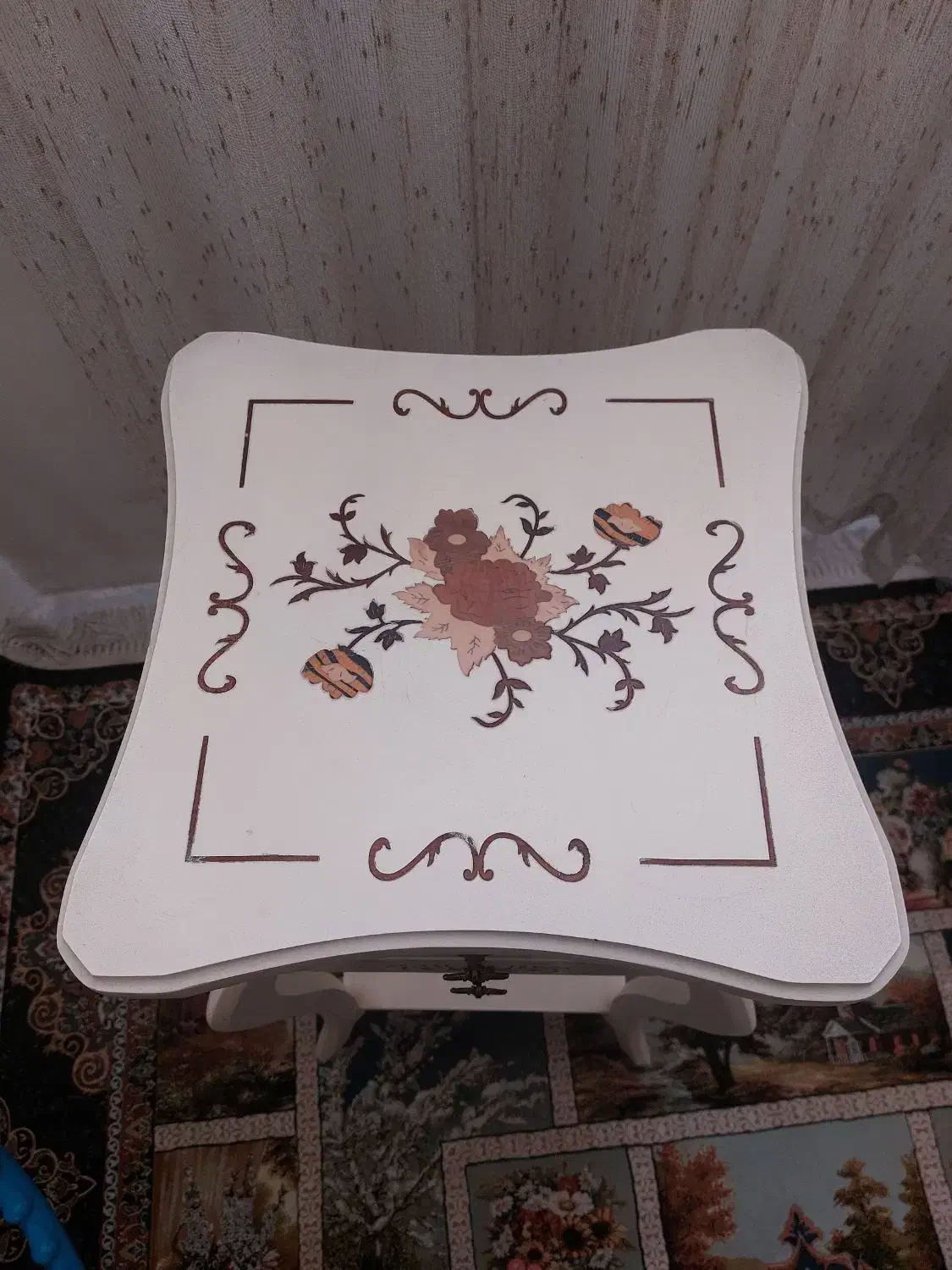 میز تلفن وگرامافون|میز تلفن|مشهد, فارغ التحصیلان|دیوار