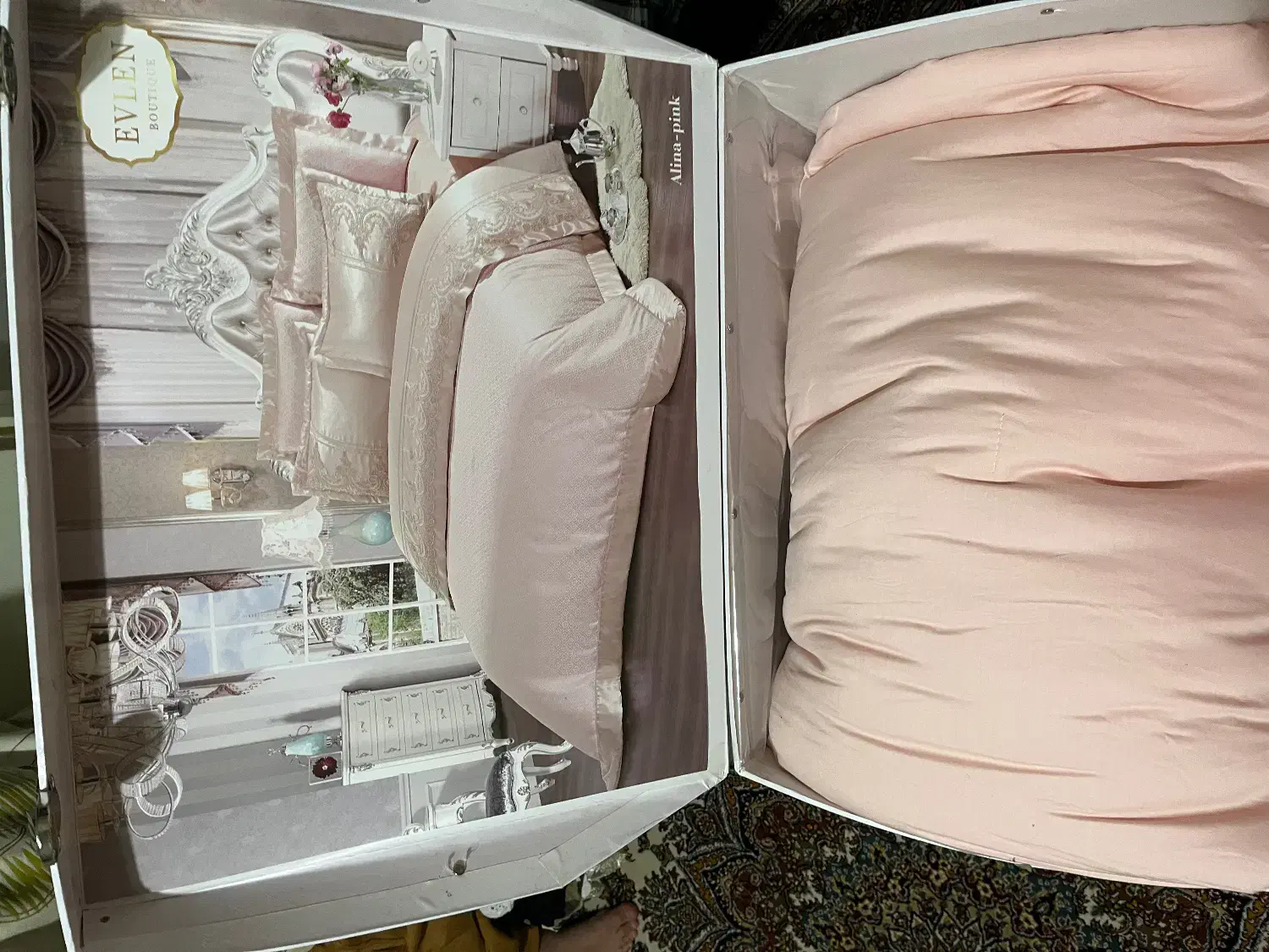 رو تختی سانت ترک در حد جهیزیه عروس|سرویس روتختی|تهران, کاشانک|دیوار