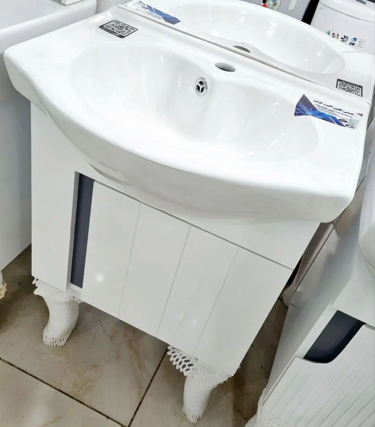 روشویی دستشویی کابین دار واترپروف ضد لک|لوازم سرویس بهداشتی|تبریز, |دیوار