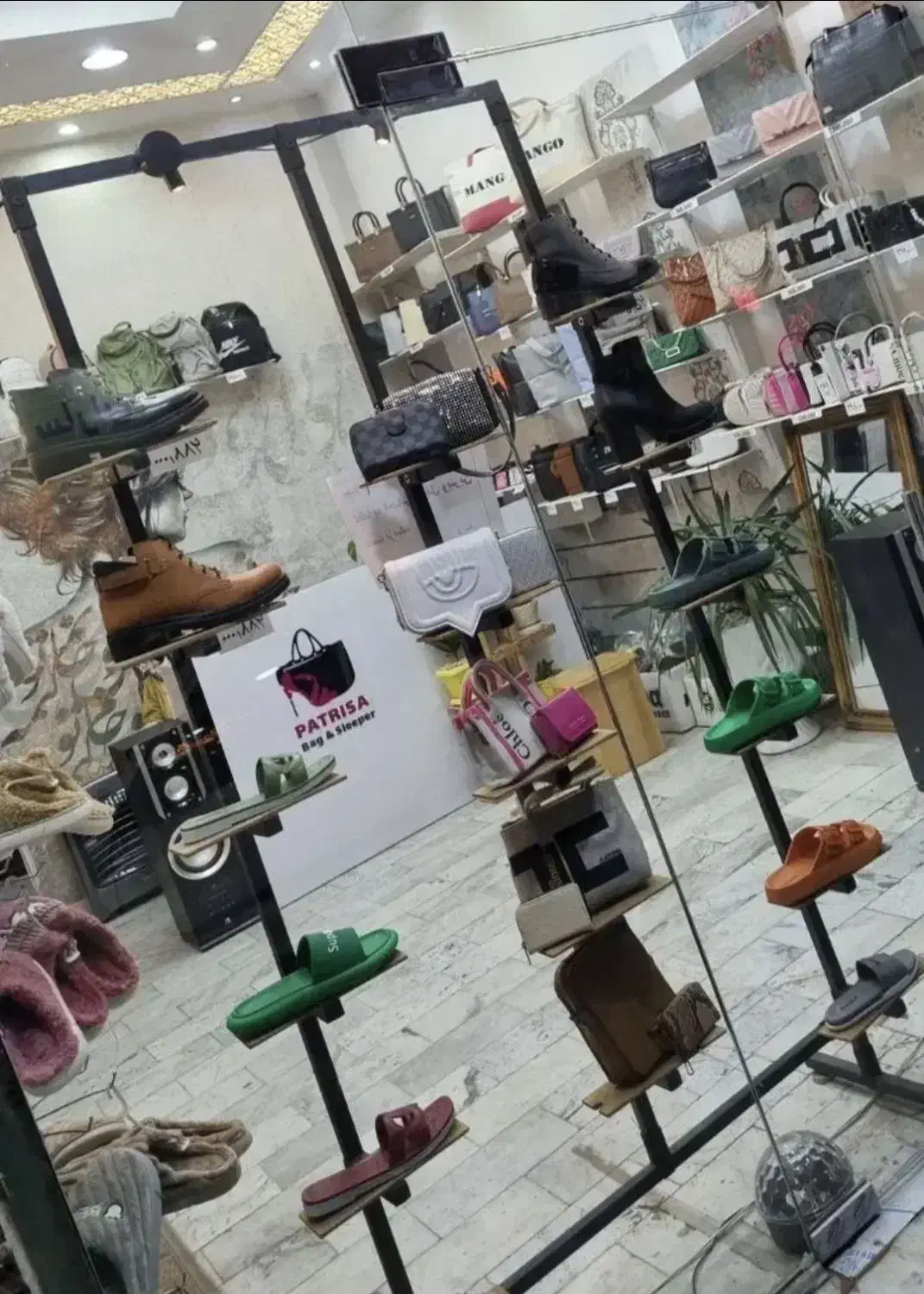 ویترین-دکور-چوب کار صندل دمپایی|بوفه، ویترین، کنسول|کرج, گلشهر|دیوار