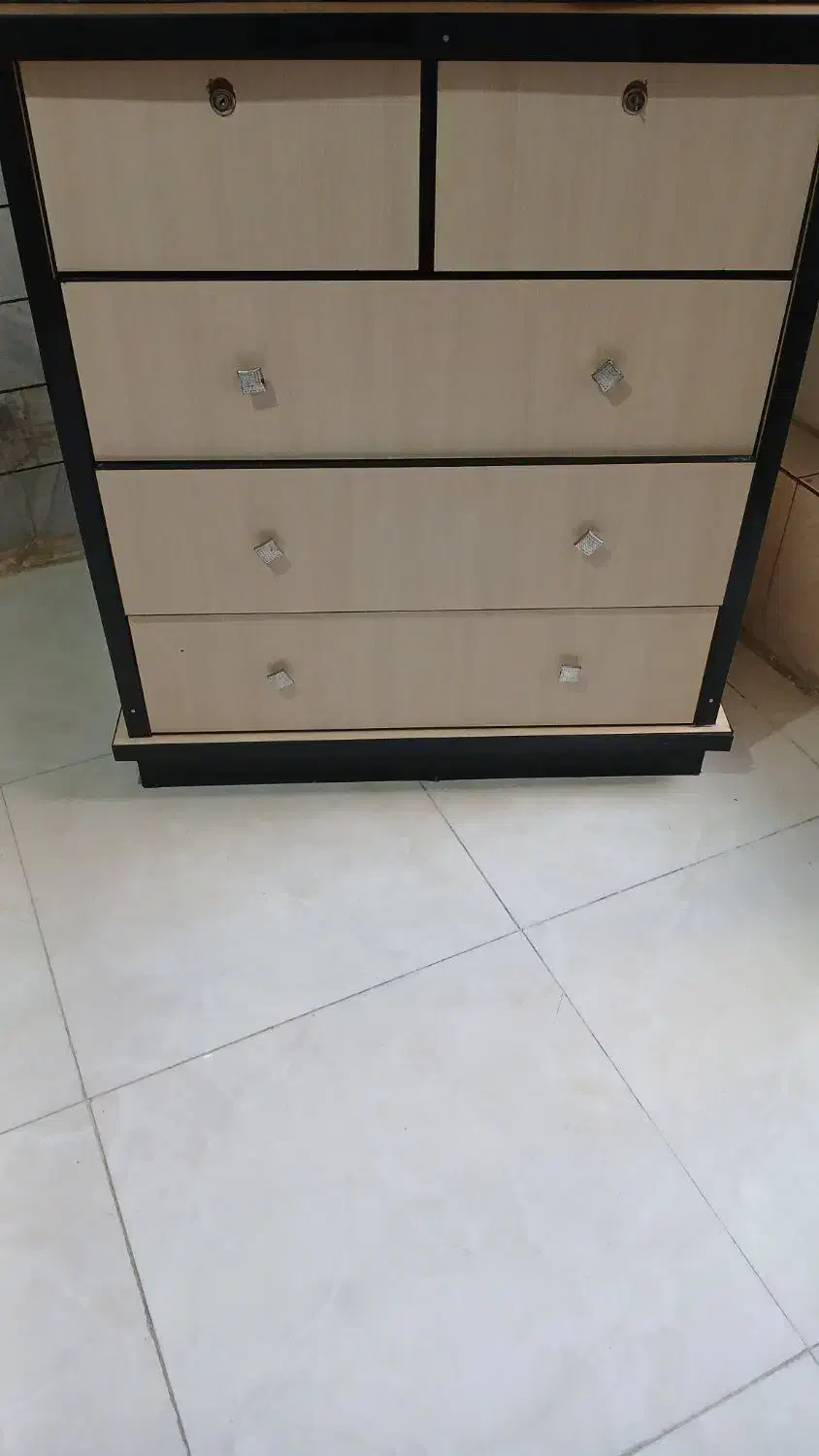 دراور در حد نو|جاکفشی، کمد، دراور|بروجرد, |دیوار