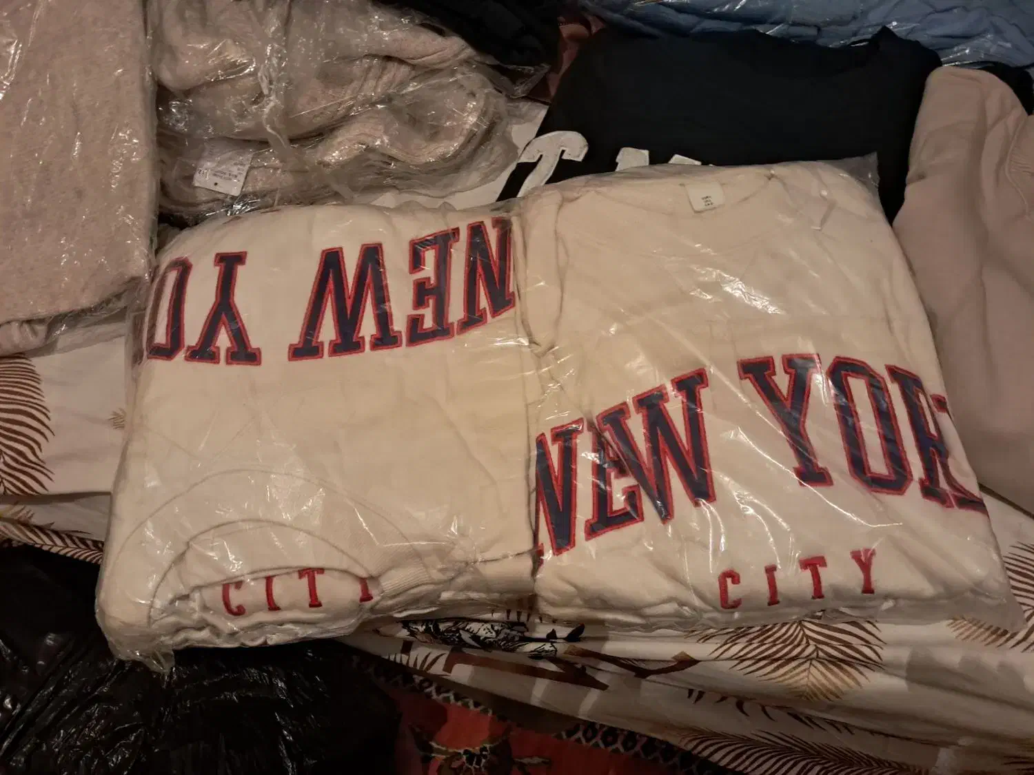 هودی، دورس، و بافت خارجی|لباس|یاسوج, |دیوار