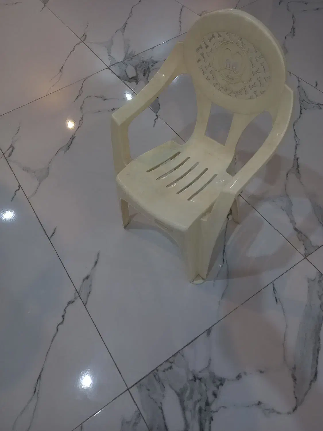 صندلی پلاستیکی کودک|صندلی و نیمکت|رودهن, |دیوار