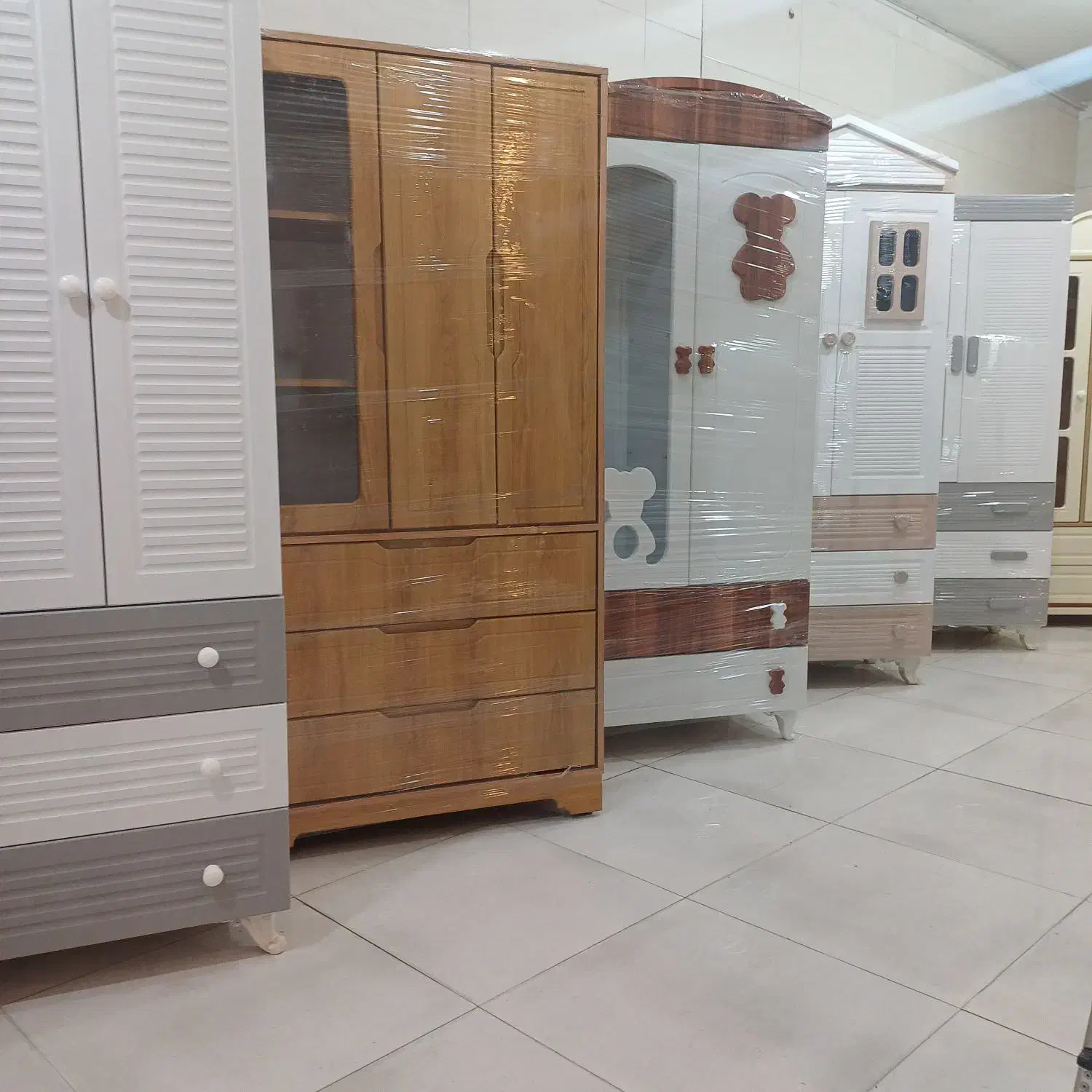 سیسمونی تخت وکمد نوزاد ونوجوان|اسباب و اثاث بچه|تهران, عبدل‌آباد|دیوار