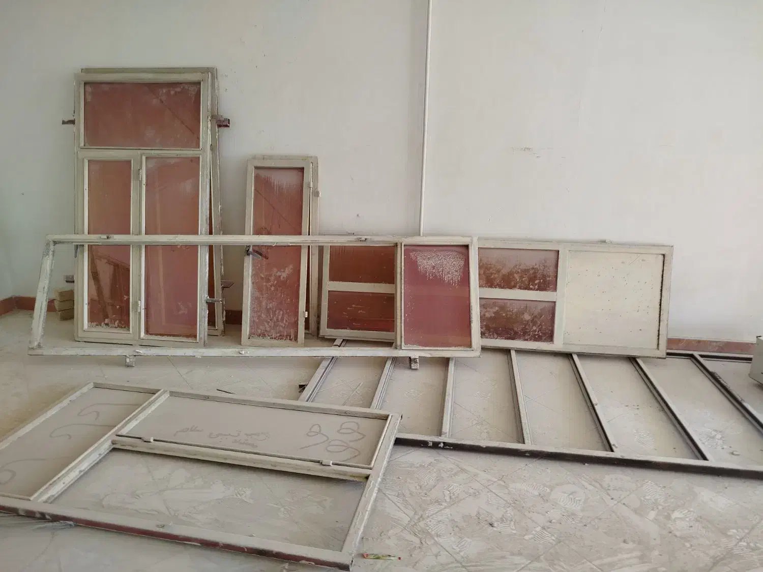 در و پنجره آهنی|مصالح و تجهیزات ساختمان|نورآباد, |دیوار